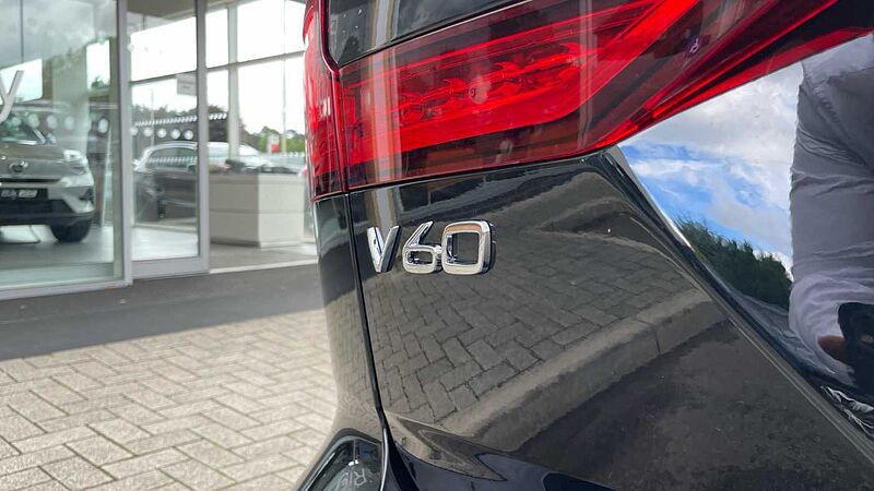 Volvo V60 T8 (449BHP) Ultra Dark AWD Plug-in Hybrid - (360 Parking Camera)