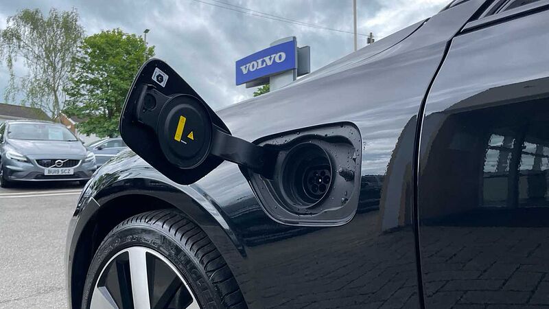 Volvo V60 T8 (449BHP) Ultra Dark AWD Plug-in Hybrid - (360 Parking Camera)