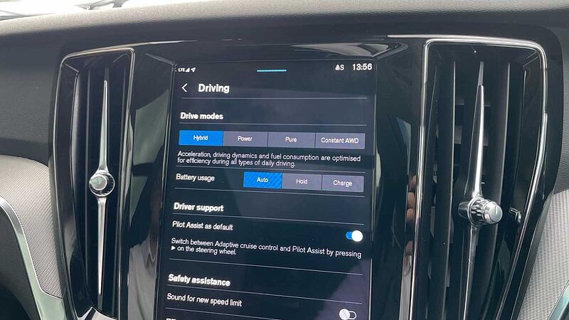 Volvo V60 T8 (449BHP) Ultra Dark AWD Plug-in Hybrid - (360 Parking Camera)