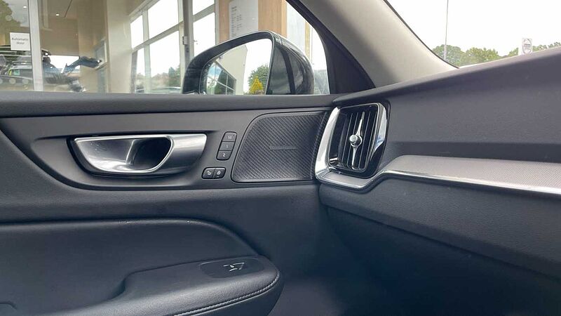Volvo V60 T8 (449BHP) Ultra Dark AWD Plug-in Hybrid - (360 Parking Camera)
