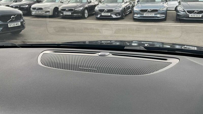 Volvo V60 T8 (449BHP) Ultra Dark AWD Plug-in Hybrid - (360 Parking Camera)