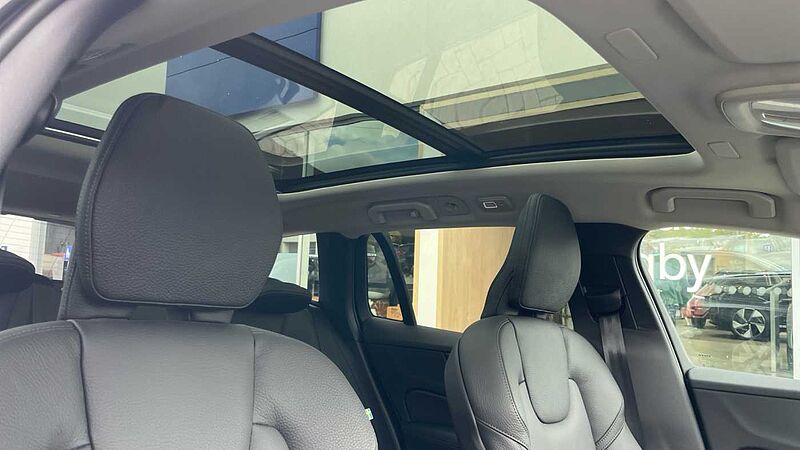 Volvo V60 T8 (449BHP) Ultra Dark AWD Plug-in Hybrid - (360 Parking Camera)