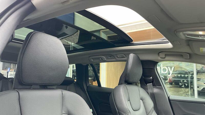 Volvo V60 T8 (449BHP) Ultra Dark AWD Plug-in Hybrid - (360 Parking Camera)