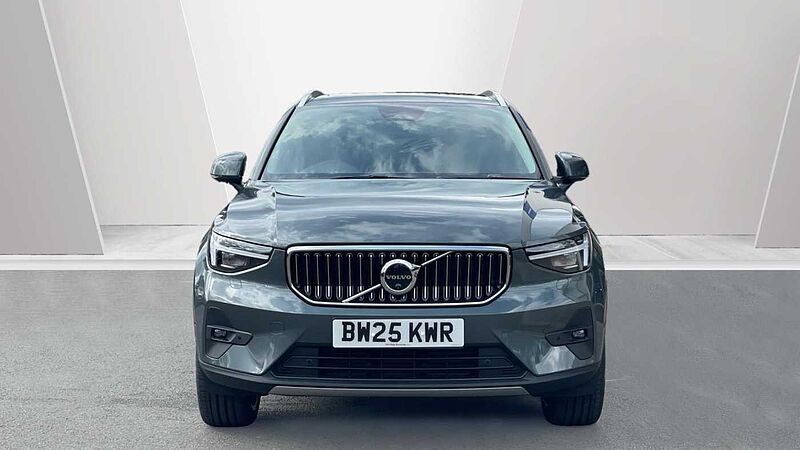Volvo XC40 B4 (194BHP) Ultra Bright Mild Hybrid - (360 Parking Camera)