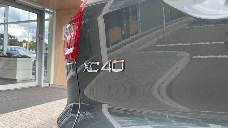 Volvo XC40 B4 (194BHP) Ultra Bright Mild Hybrid - (360 Parking Camera)