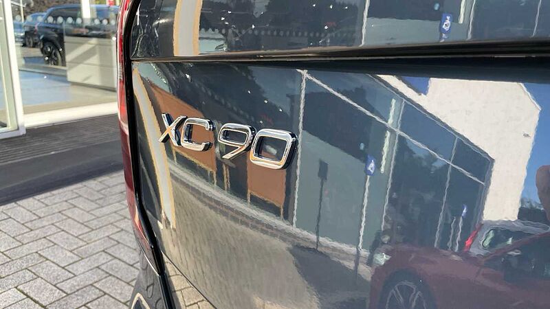 Volvo XC90 T8 (449BHP) Ultra Dark AWD Plug-in Hybrid - (Bowers & Wilkins)