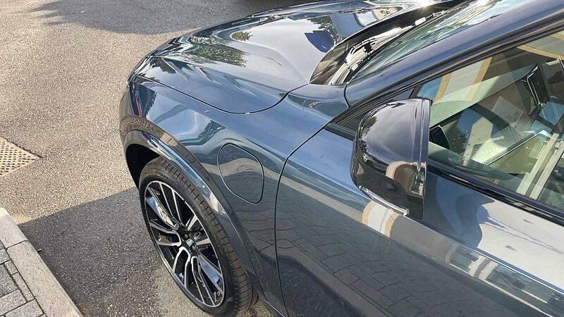 Volvo XC90 T8 (449BHP) Ultra Dark AWD Plug-in Hybrid - (Bowers & Wilkins)