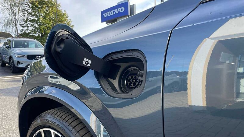 Volvo XC90 T8 (449BHP) Ultra Dark AWD Plug-in Hybrid - (Bowers & Wilkins)
