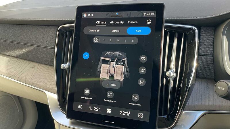 Volvo XC90 T8 (449BHP) Ultra Dark AWD Plug-in Hybrid - (Bowers & Wilkins)