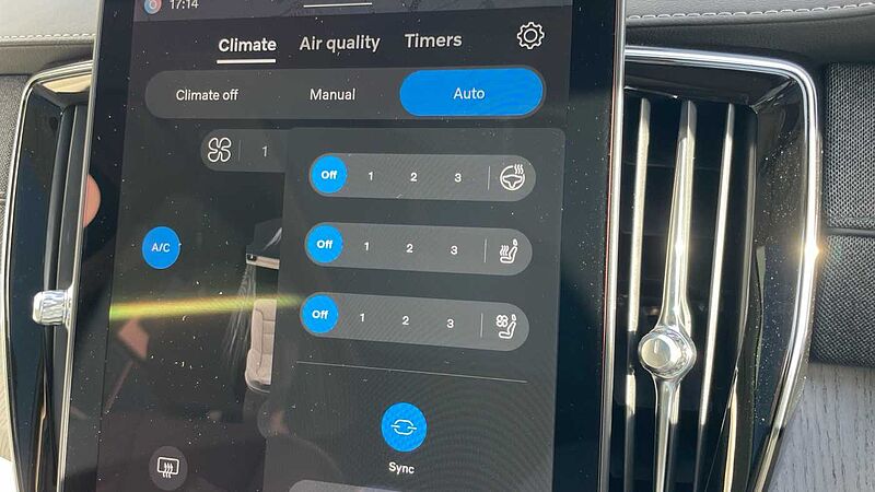 Volvo XC90 T8 (449BHP) Ultra Dark AWD Plug-in Hybrid - (Bowers & Wilkins)