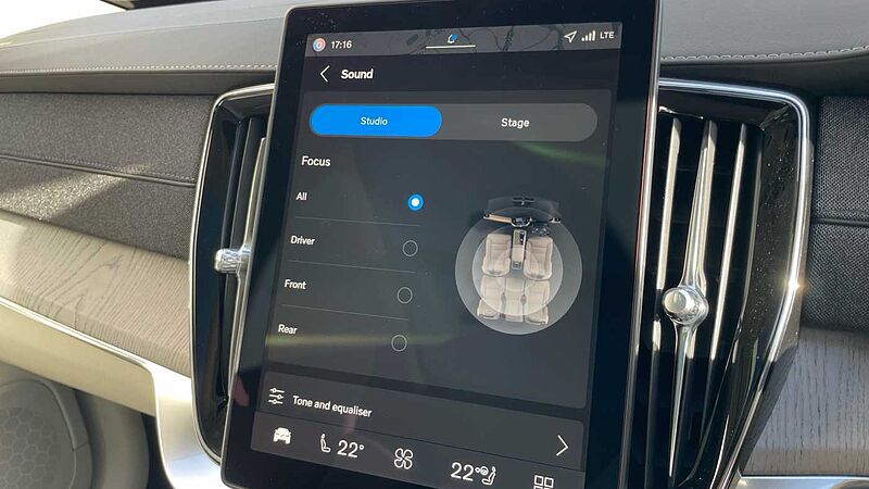 Volvo XC90 T8 (449BHP) Ultra Dark AWD Plug-in Hybrid - (Bowers & Wilkins)