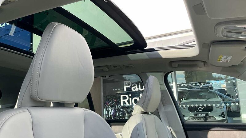 Volvo XC90 T8 (449BHP) Ultra Dark AWD Plug-in Hybrid - (Bowers & Wilkins)