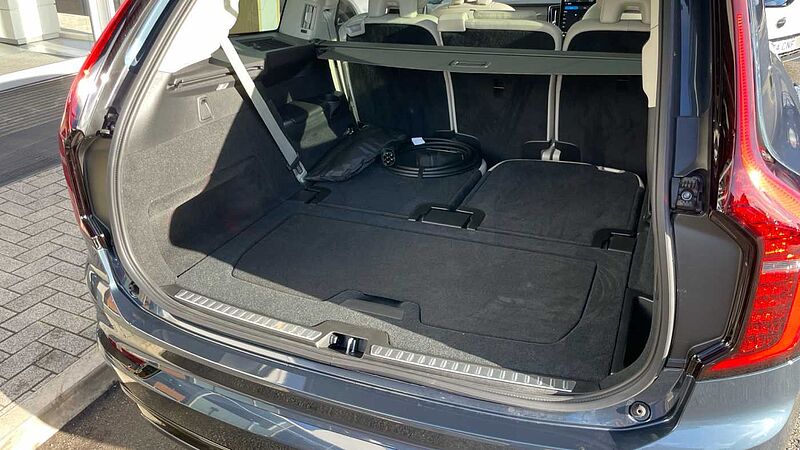 Volvo XC90 T8 (449BHP) Ultra Dark AWD Plug-in Hybrid - (Bowers & Wilkins)