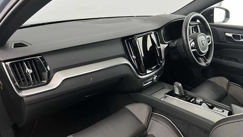 Volvo S60 B5 (247BHP) R-Design Mild Hybrid - (Rear Parking Camera)