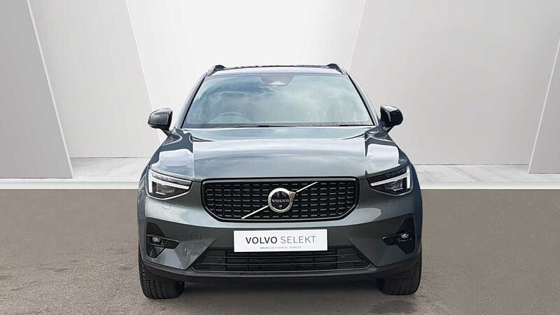 Volvo XC40 B4 (197BHP) Ultra Dark Mild Hybrid - (360 Parking Camera)