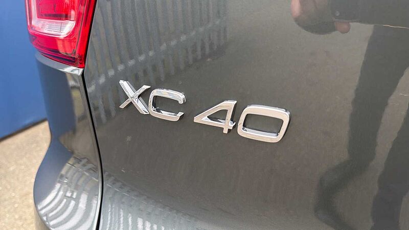 Volvo XC40 B4 (197BHP) Ultra Dark Mild Hybrid - (360 Parking Camera)
