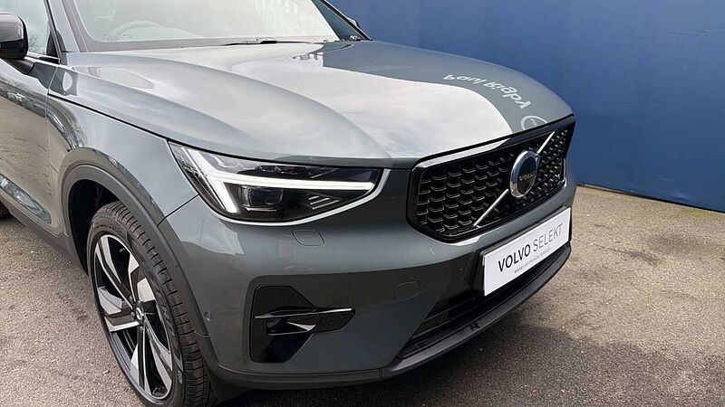 Volvo XC40 B4 (197BHP) Ultra Dark Mild Hybrid - (360 Parking Camera)