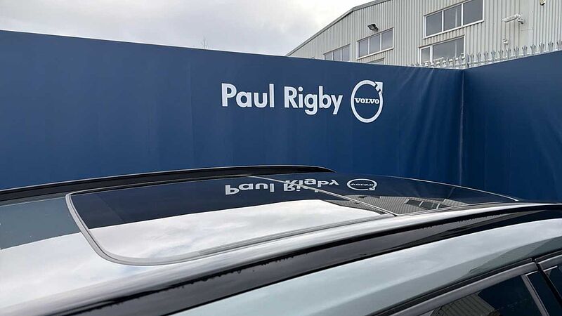 Volvo XC40 B4 (197BHP) Ultra Dark Mild Hybrid - (360 Parking Camera)