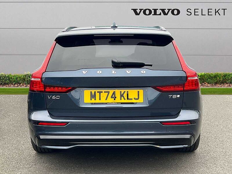 Volvo V60 Ultra, T8 AWD Plug-in hybrid, Electric/Petrol, Dark