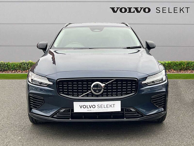 Volvo V60 Ultra, T8 AWD Plug-in hybrid, Electric/Petrol, Dark