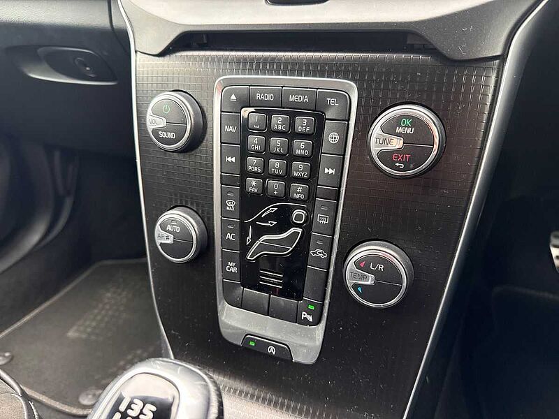 Volvo V40 T2 [122] R Design Nav Plus 5Dr