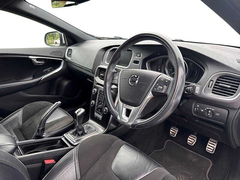 Volvo V40 T2 [122] R Design Nav Plus 5Dr