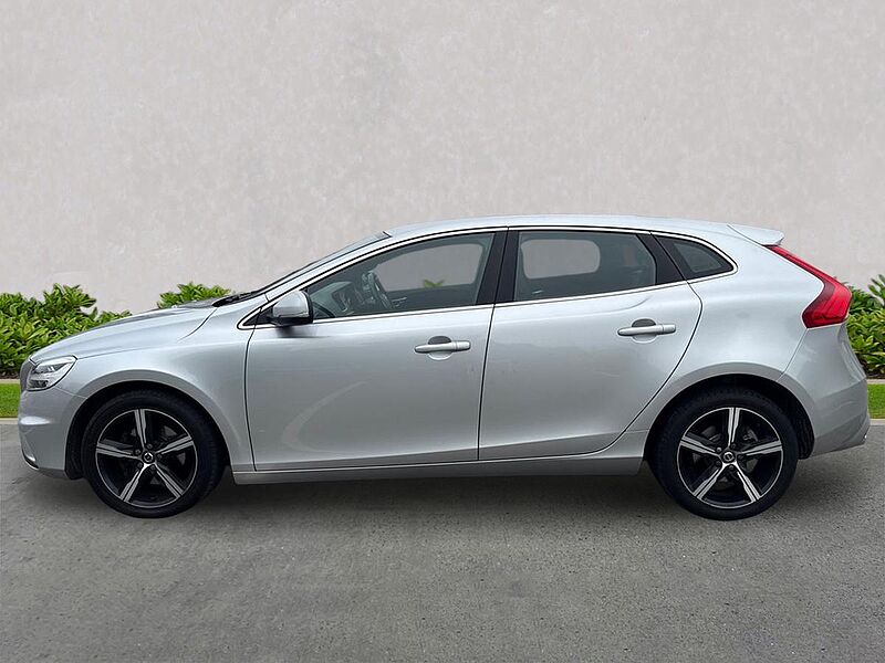 Volvo V40 T2 [122] R Design Nav Plus 5Dr