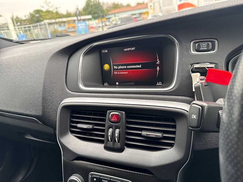 Volvo V40 T2 [122] R Design Nav Plus 5Dr