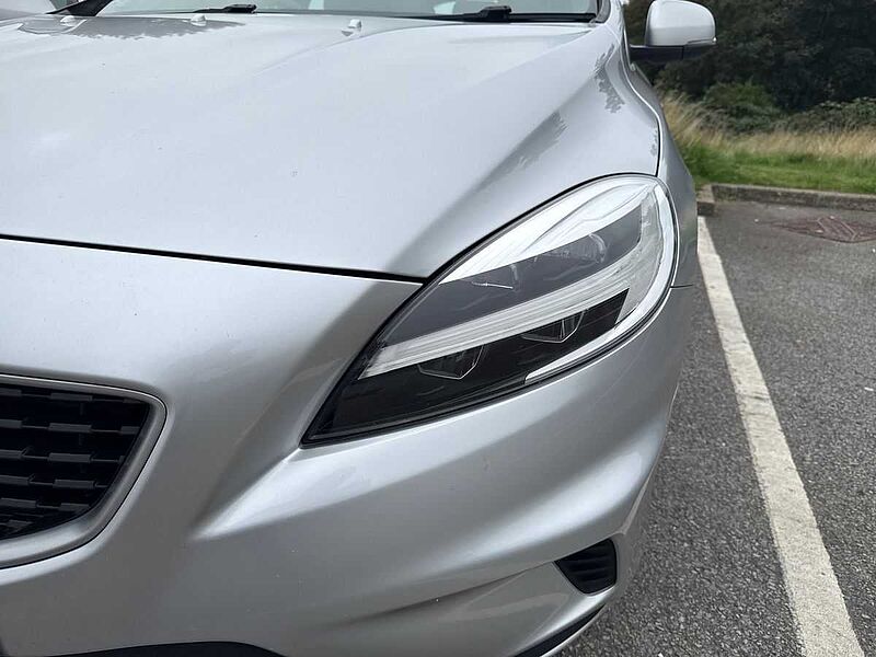 Volvo V40 T2 [122] R Design Nav Plus 5Dr