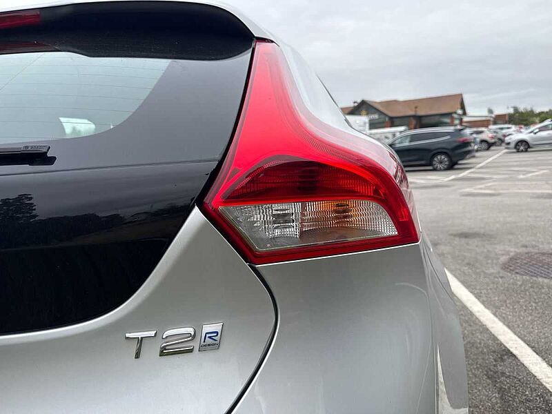 Volvo V40 T2 [122] R Design Nav Plus 5Dr