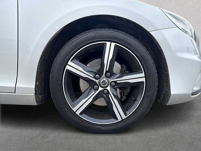Volvo V40 T2 [122] R Design Nav Plus 5Dr