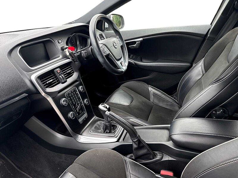 Volvo V40 T2 [122] R Design Nav Plus 5Dr