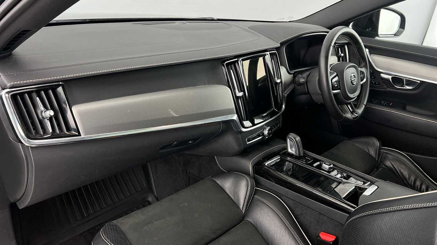 Volvo S90 Recharge R-Design, T8 AWD plug-in hybrid