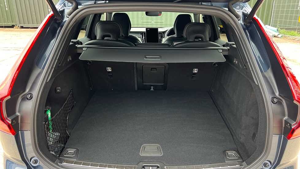 Volvo XC60 Black Edition Plus, T6 AWD Plug-in hybrid, Electric/Petrol