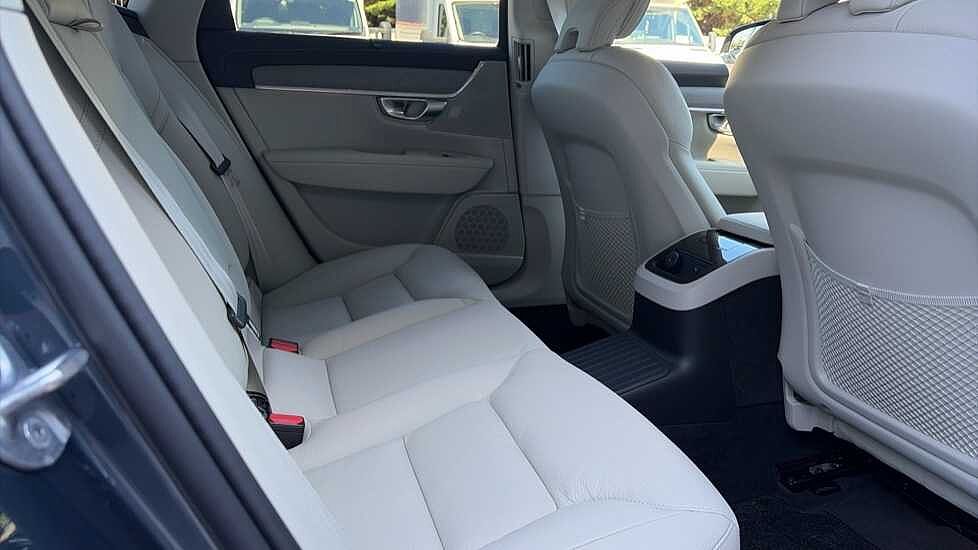 Volvo V90 Plus, T6 AWD Plug-in hybrid, Electric/Petrol, Dark