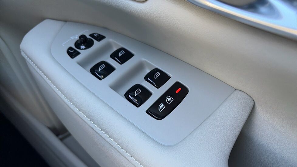 Volvo V90 Plus, T6 AWD Plug-in hybrid, Electric/Petrol, Dark