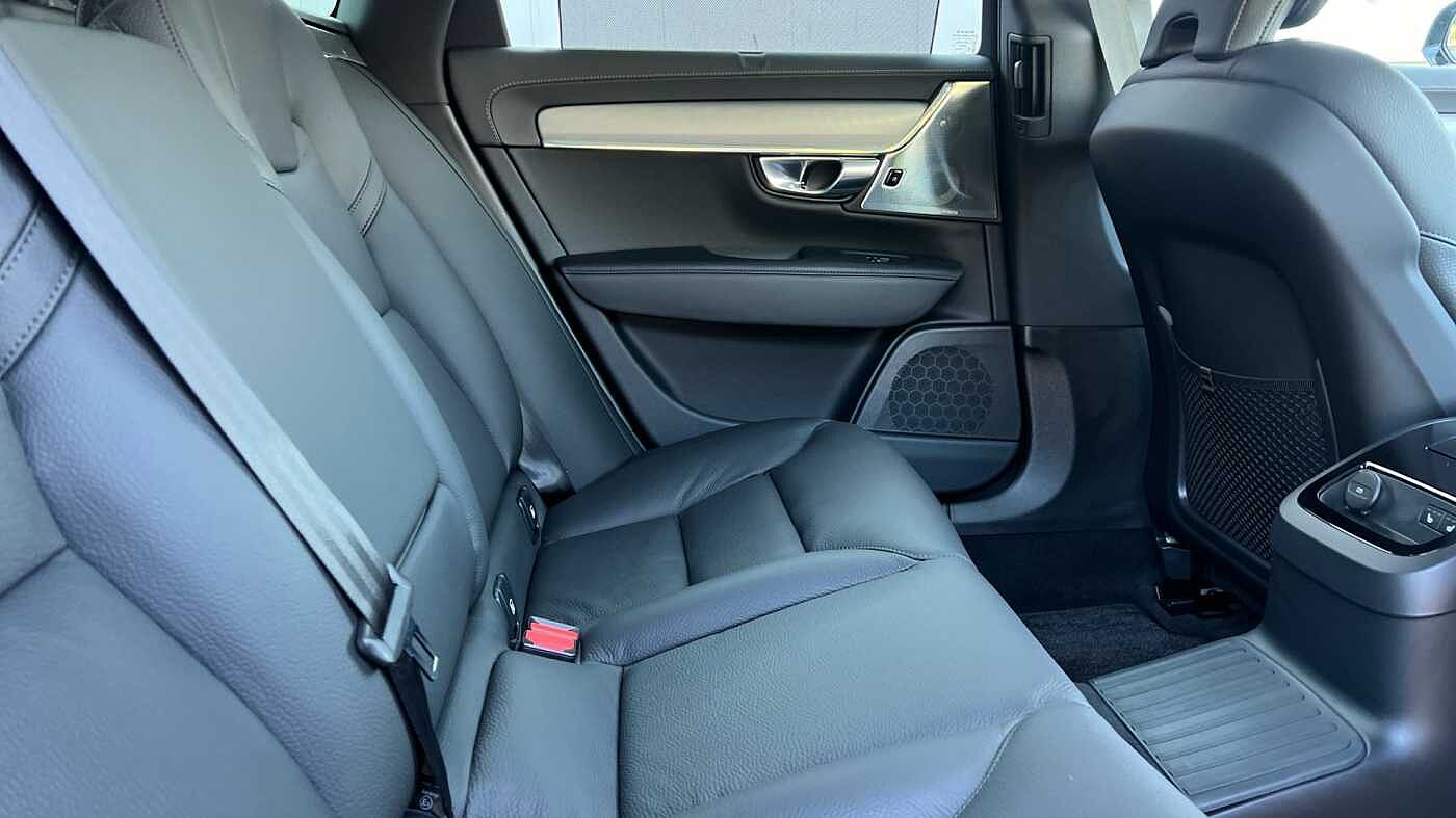 Volvo V90 Ultra, T8 AWD Plug-in hybrid, Electric/Petrol, Dark (Bowers & Wilkins)