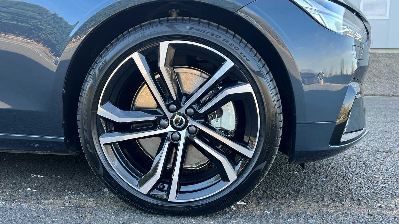 Volvo V90 Ultra, T8 AWD Plug-in hybrid, Electric/Petrol, Dark (Bowers & Wilkins)
