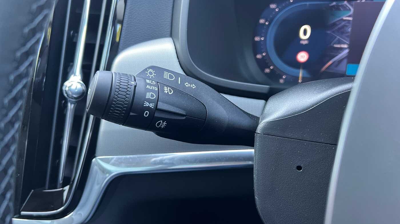 Volvo V90 Ultra, T8 AWD Plug-in hybrid, Electric/Petrol, Dark (Bowers & Wilkins)