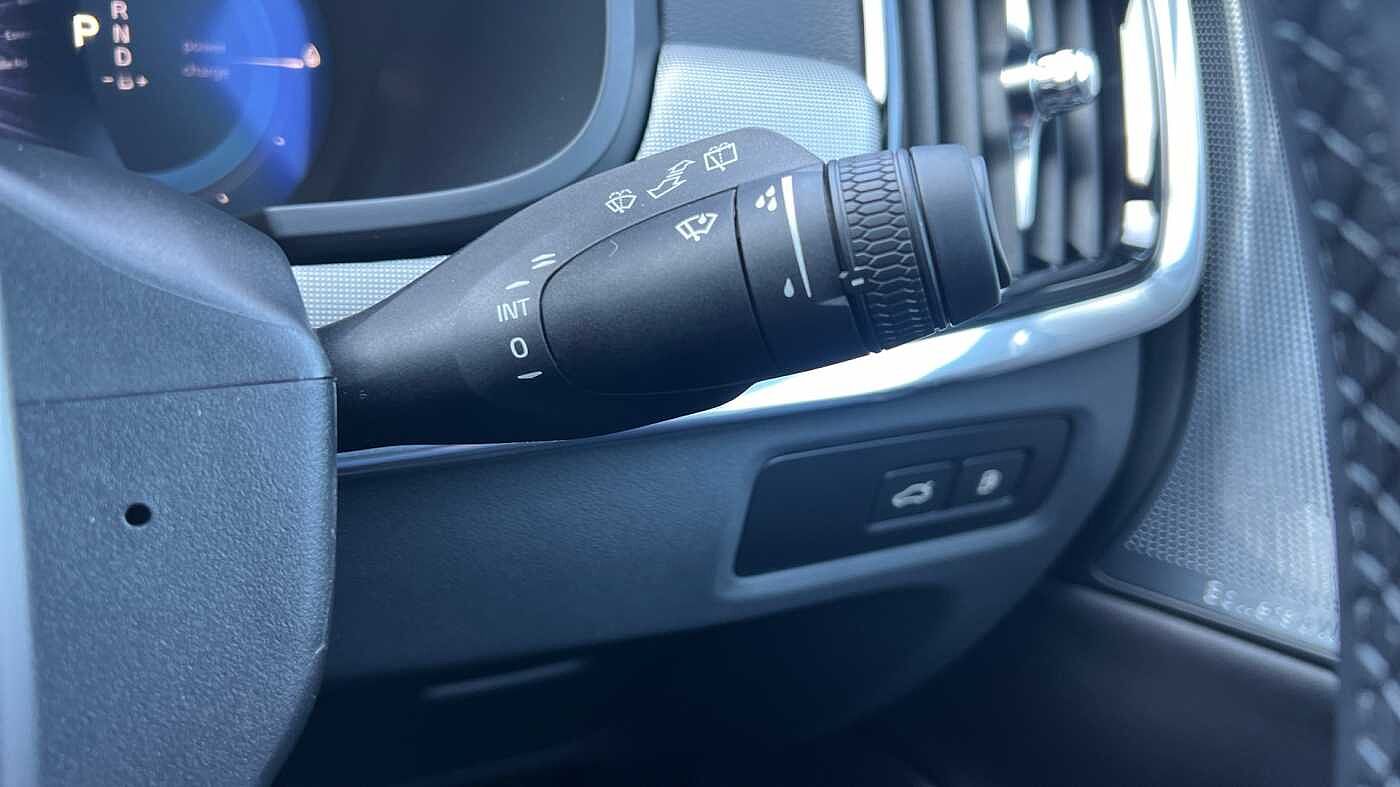 Volvo V90 Ultra, T8 AWD Plug-in hybrid, Electric/Petrol, Dark (Bowers & Wilkins)