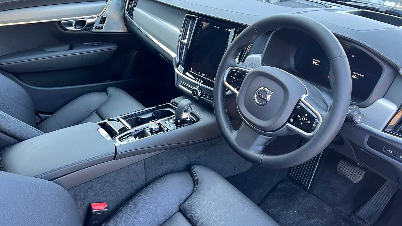 Volvo V90 Ultra, T8 AWD Plug-in hybrid, Electric/Petrol, Dark (Bowers & Wilkins)