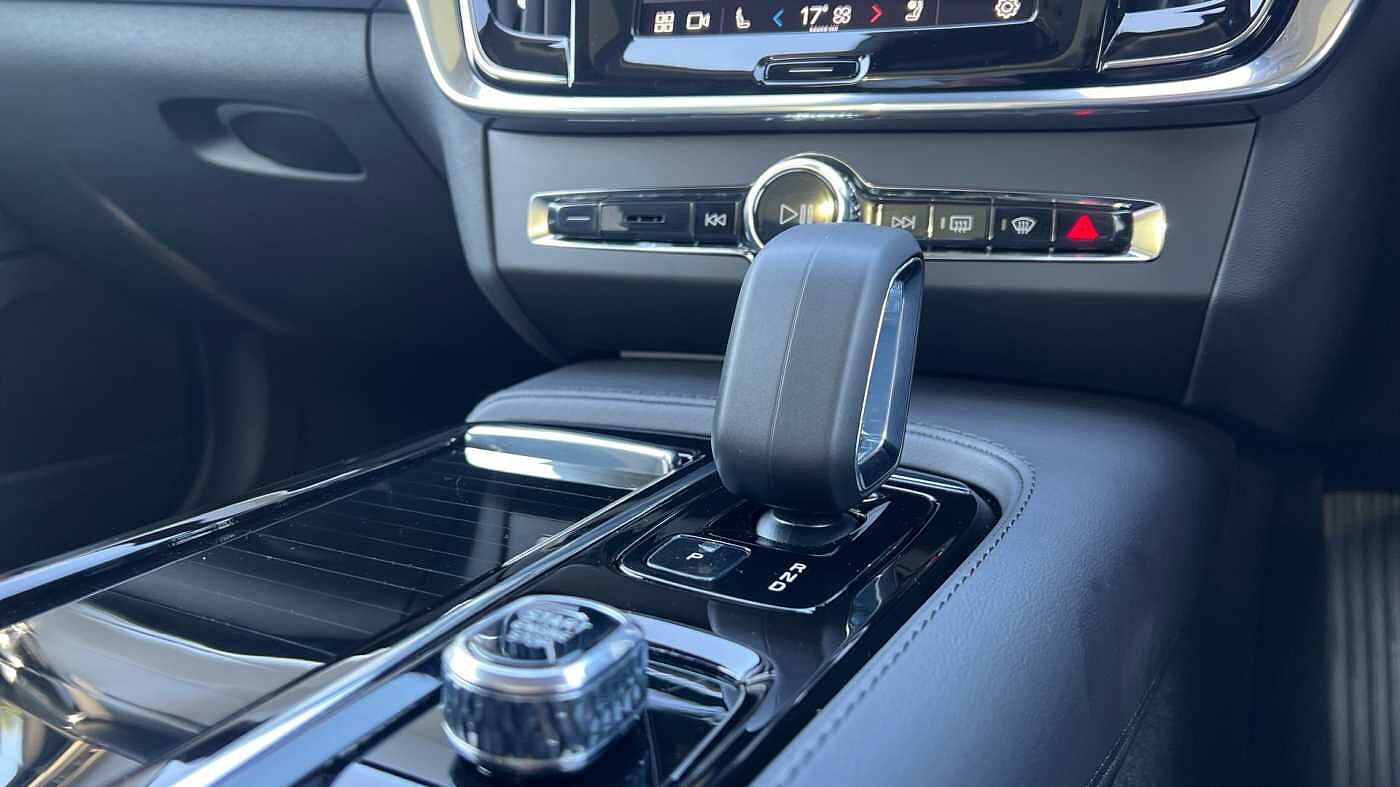 Volvo V90 Ultra, T8 AWD Plug-in hybrid, Electric/Petrol, Dark (Bowers & Wilkins)