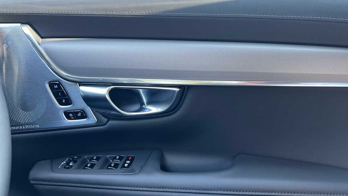 Volvo V90 Ultra, T8 AWD Plug-in hybrid, Electric/Petrol, Dark (Bowers & Wilkins)