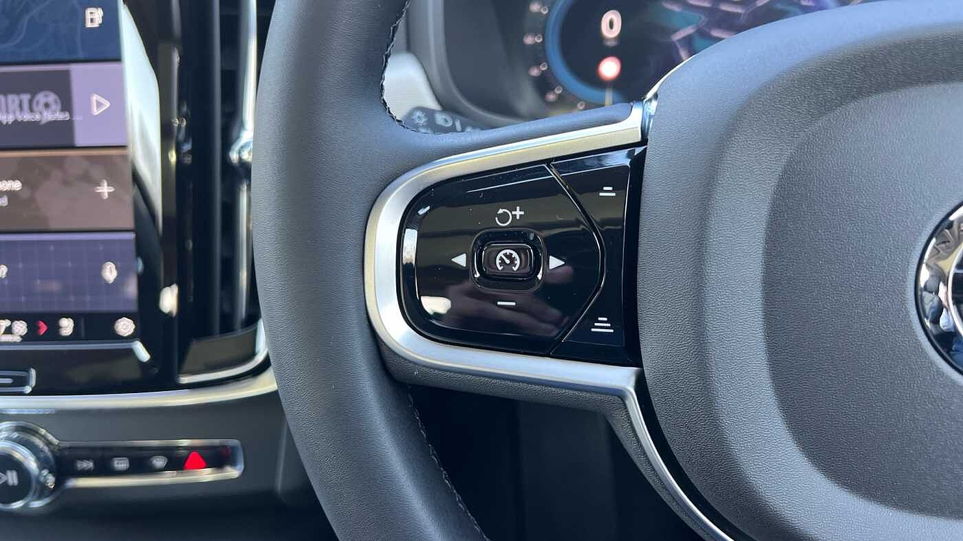 Volvo V90 Ultra, T8 AWD Plug-in hybrid, Electric/Petrol, Dark (Bowers & Wilkins)