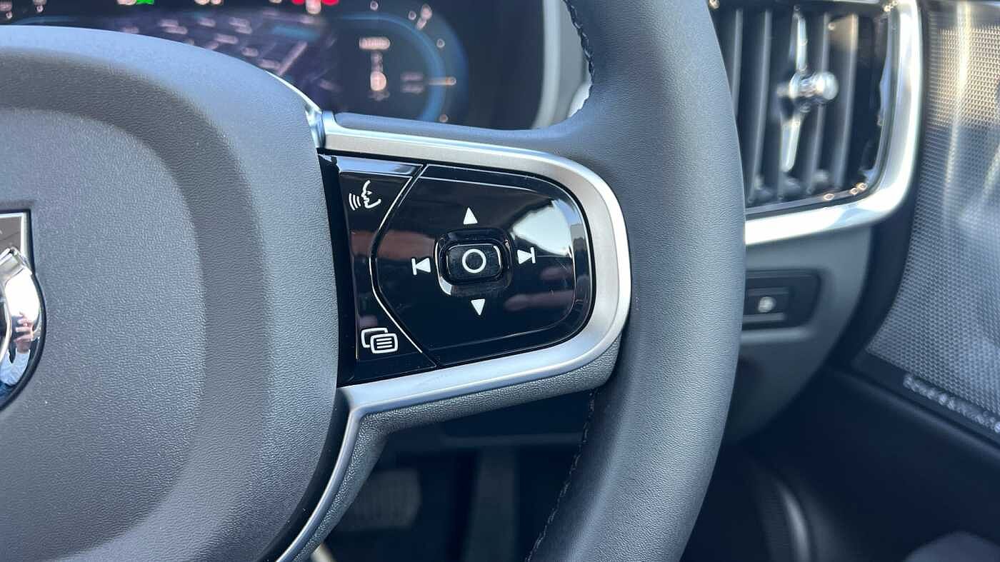 Volvo V90 Ultra, T8 AWD Plug-in hybrid, Electric/Petrol, Dark (Bowers & Wilkins)