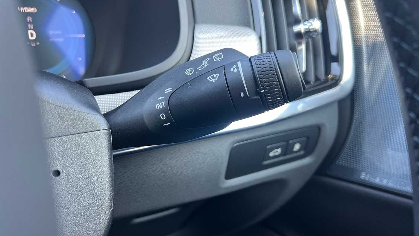 Volvo V90 Ultra, T8 AWD Plug-in hybrid, Electric/Petrol, Dark (Bowers & Wilkins)