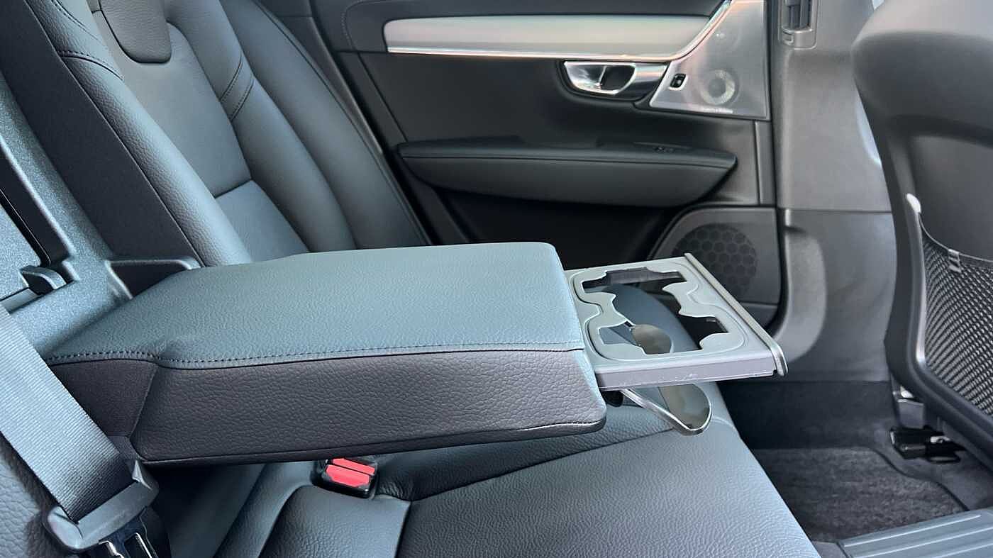 Volvo V90 Ultra, T8 AWD Plug-in hybrid, Electric/Petrol, Dark (Bowers & Wilkins)