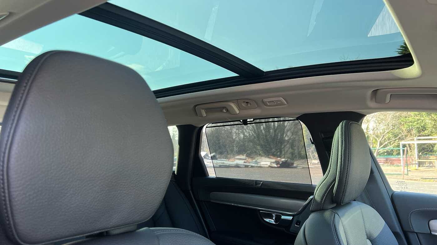 Volvo V90 Ultra, T8 AWD Plug-in hybrid, Electric/Petrol, Dark (Bowers & Wilkins)