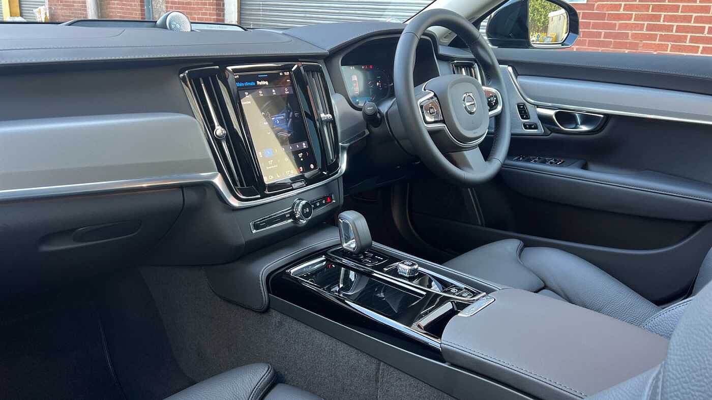 Volvo V90 Ultra, T8 AWD Plug-in hybrid, Electric/Petrol, Dark (Bowers & Wilkins)