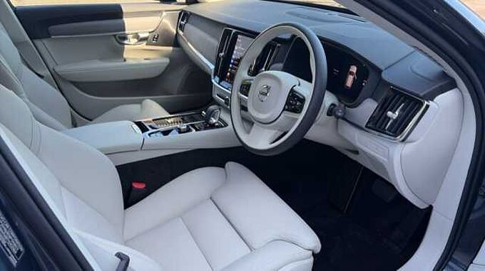 Volvo V90 Plus, T6 AWD Plug-in hybrid, Electric/Petrol, Dark